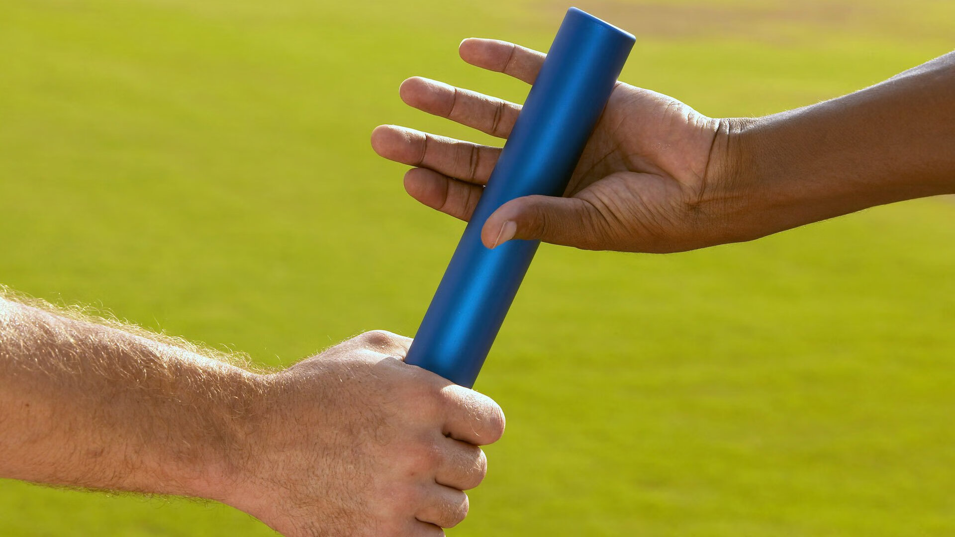 基层足球教育逐步普及，城乡青少年踢球热情不断高涨，开展青少年足球训练的意义