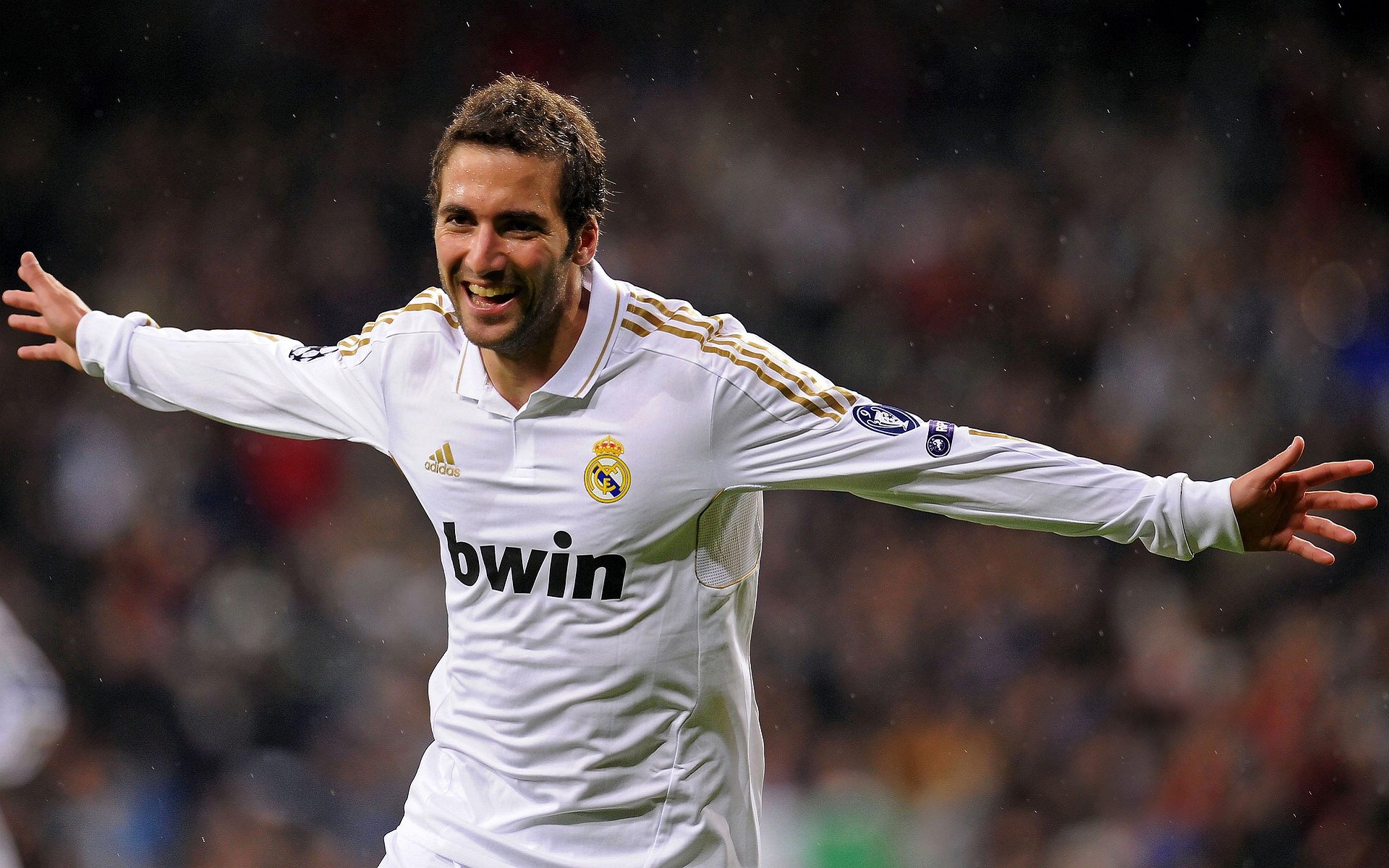 德甲激烈，球迷留言支持，德甲消息