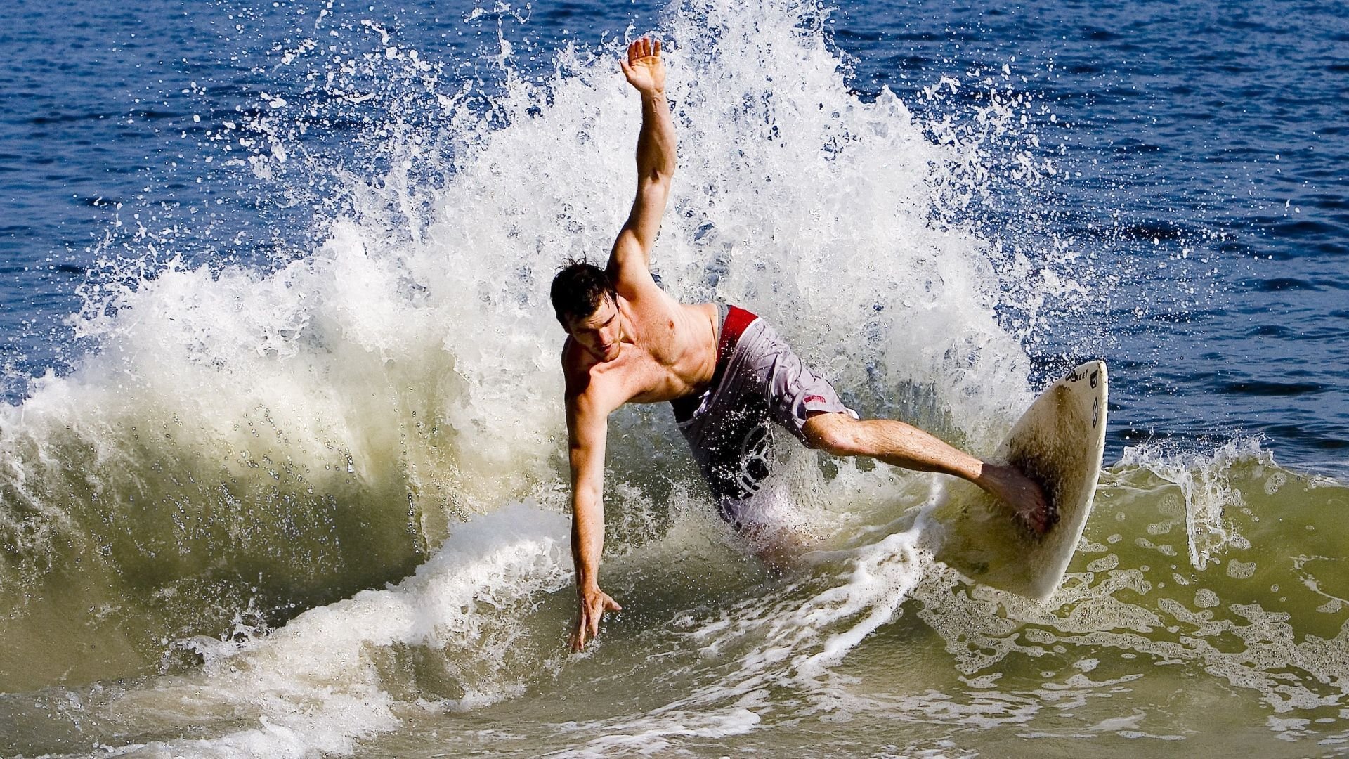 球场“铁墙般”的防守盛宴,防守球队