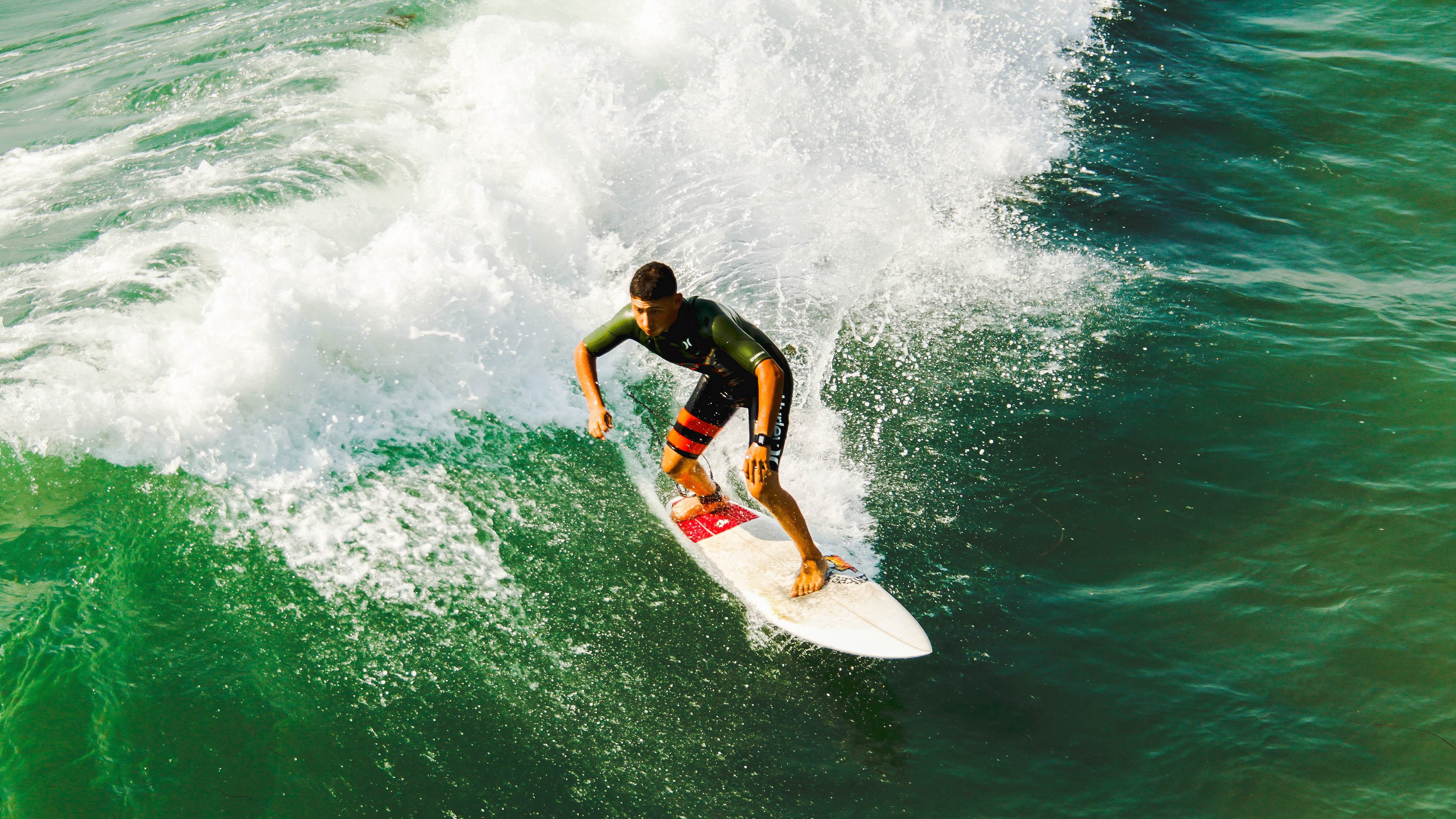 赛场“隐藏英雄”:不可忽视的关键球员,隐藏赛道